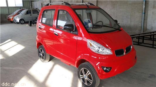  全封闭四轮电动汽车